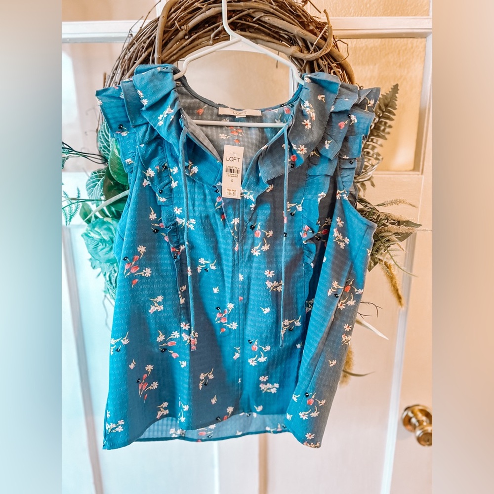 Loft short sleeve blouse. Size S NWT